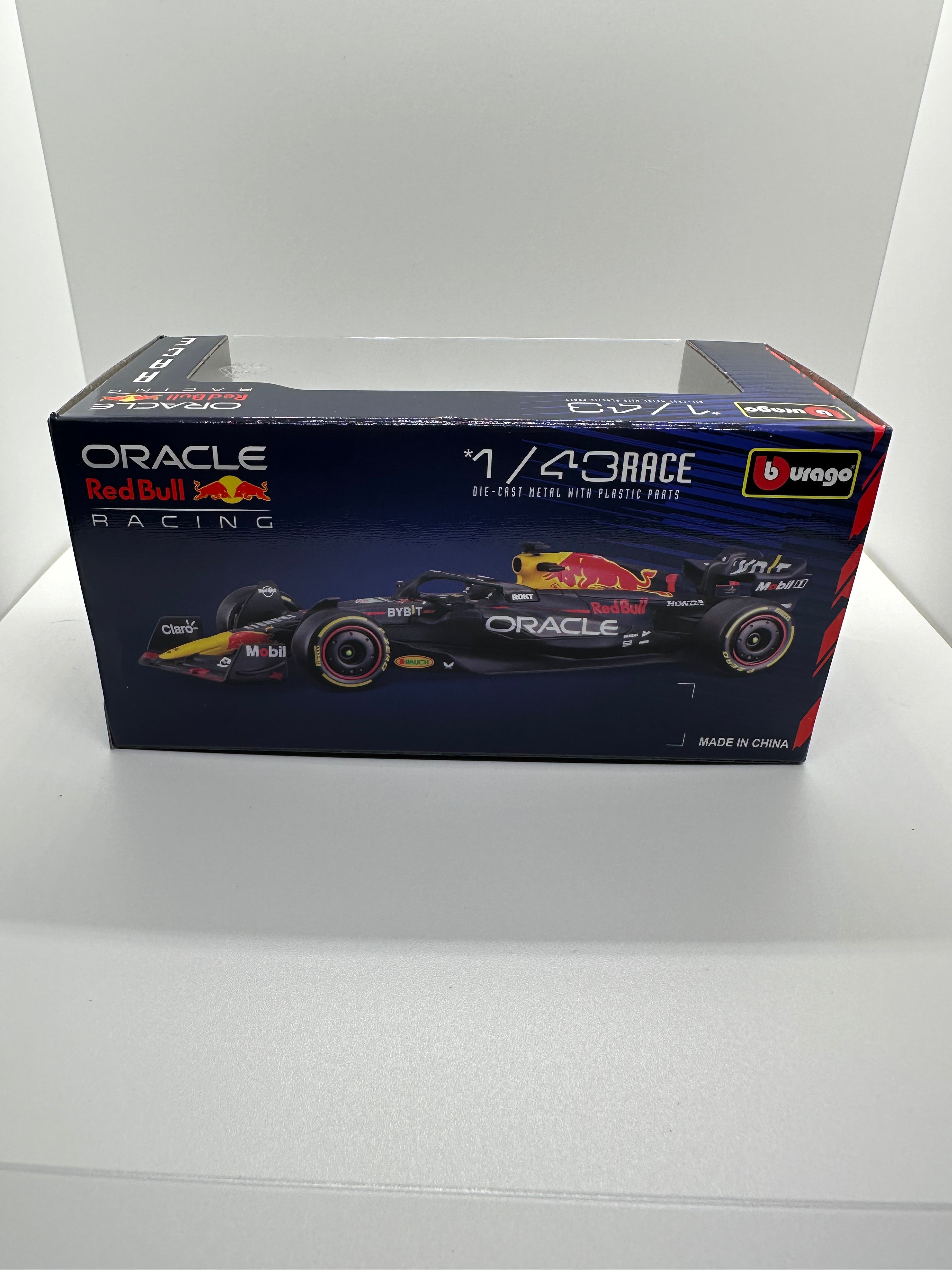 Carrito Checo Pérez RB19 | Réplica Oficial de F1 para Coleccionistas